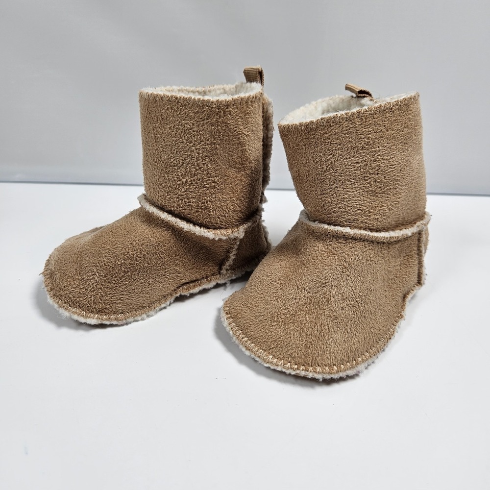 Baby Gap Shearling Brown Boots Shoes Sherpa Lined Brown 0-3 Months Infant NEW - Picture 2 of 10